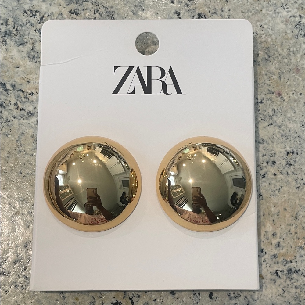 Zara Shiny Gold Round Earrings